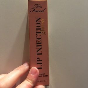 Two faced lip balm (milkshake)